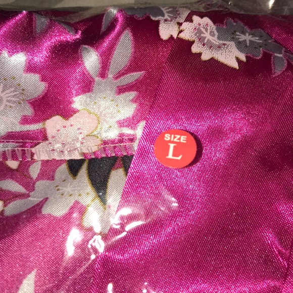 FAUX SILK ROBES - Picture 5 of 6